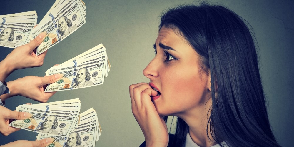 民間信貸可靠嗎？和銀行、刷卡換現金差在哪？利率、風險一次講清楚